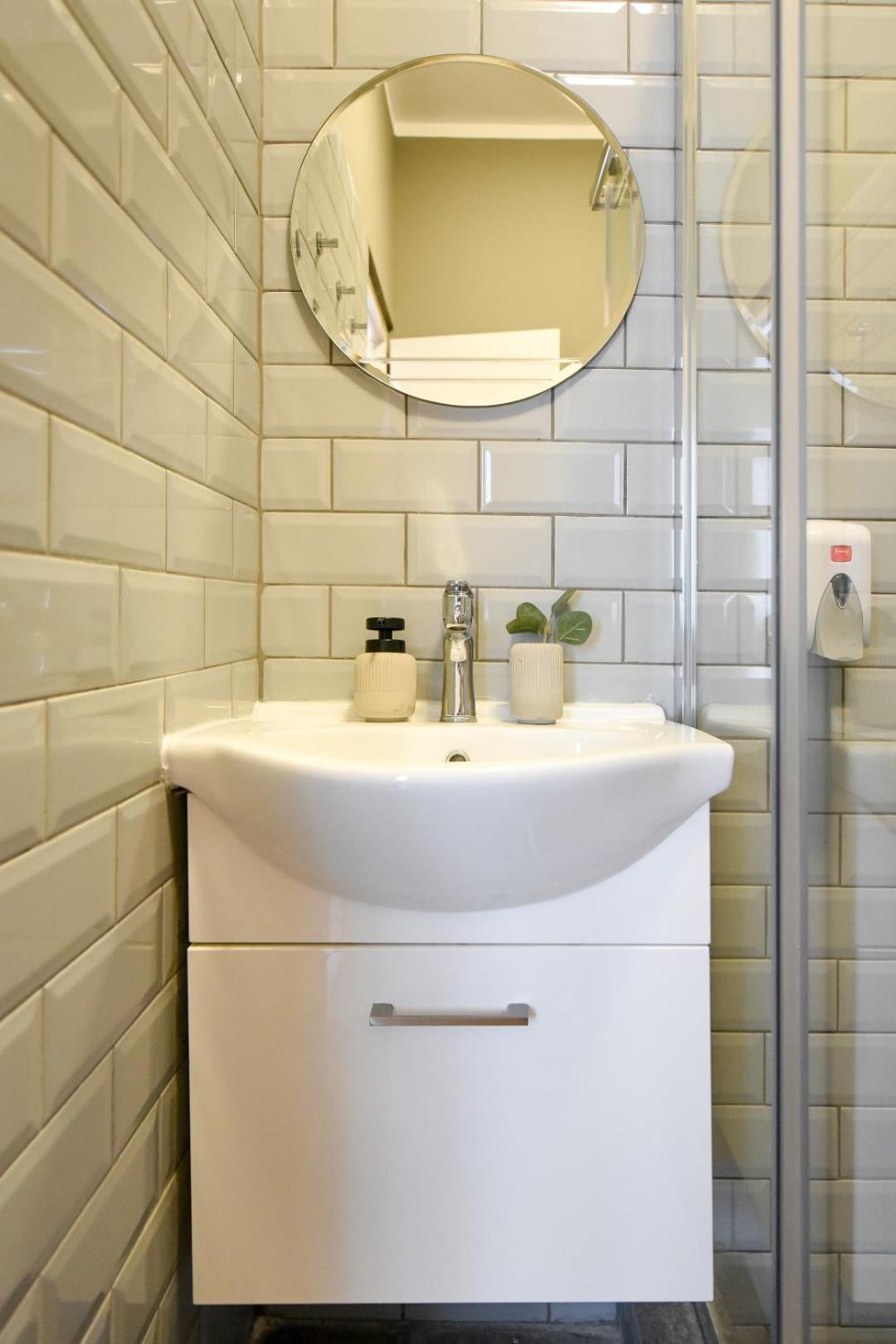 City Center Getaway - Cozy Accommodation For Your Perfect Stay Bukareszt Pokój zdjęcie